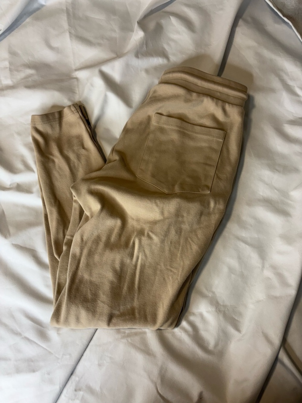 Alphalete Identity Joggers in Chai